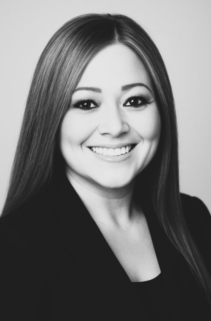 Gina Bw Contrast